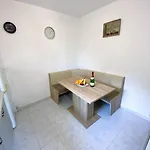 شقة Seaview & Beachfront Jakov