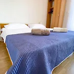 شقة Seaview & Beachfront Jakov *