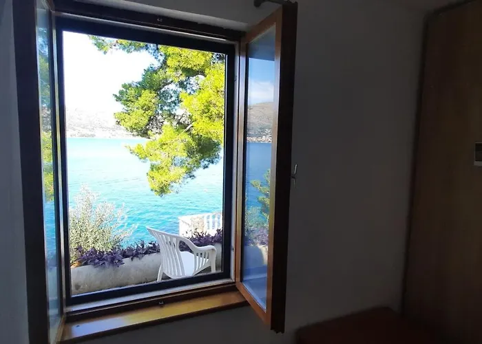 Seaview & Beachfront Jakov Apartment Donji Okrug (Ciovo)