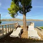 Apartman Seaview & Beachfront Jakov