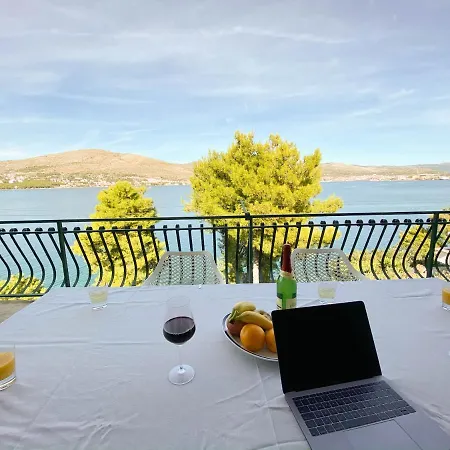 Seaview & Beachfront Jakov شقة *