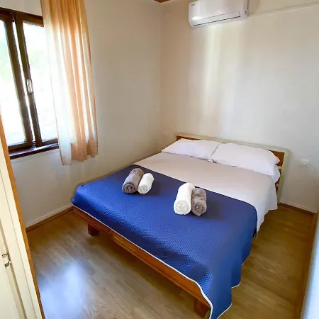 Seaview & Beachfront Jakov شقة