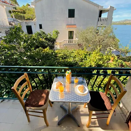 Seaview & Beachfront Jakov شقة *