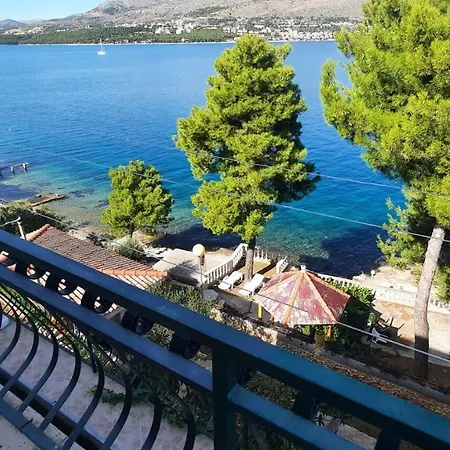 Seaview & Beachfront Jakov *