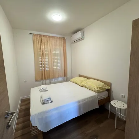 Seaview & Beachfront Jakov