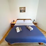 Seaview & Beachfront Jakov *