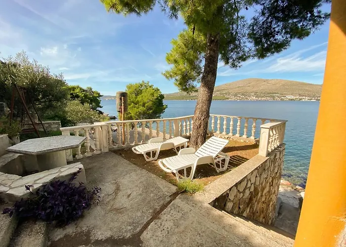Seaview & Beachfront Jakov *